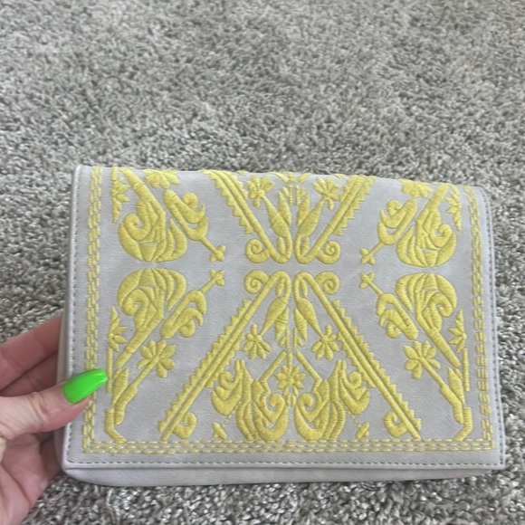 Urban expressions embroidered clutch crossbody pu leather set of two euc boho - Picture 2 of 10